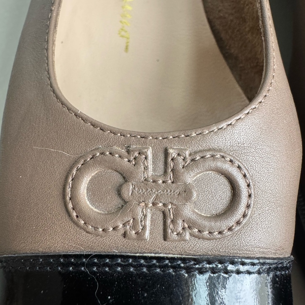 Salvatore Ferragamo Women's Taupe and Black block leather loafer/heel - Picture 6 of 8